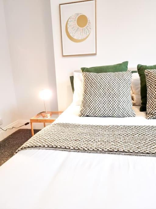 Gorgeous Newly Renovated 2 Double Bed Flat Apartamento Swansea Exterior foto